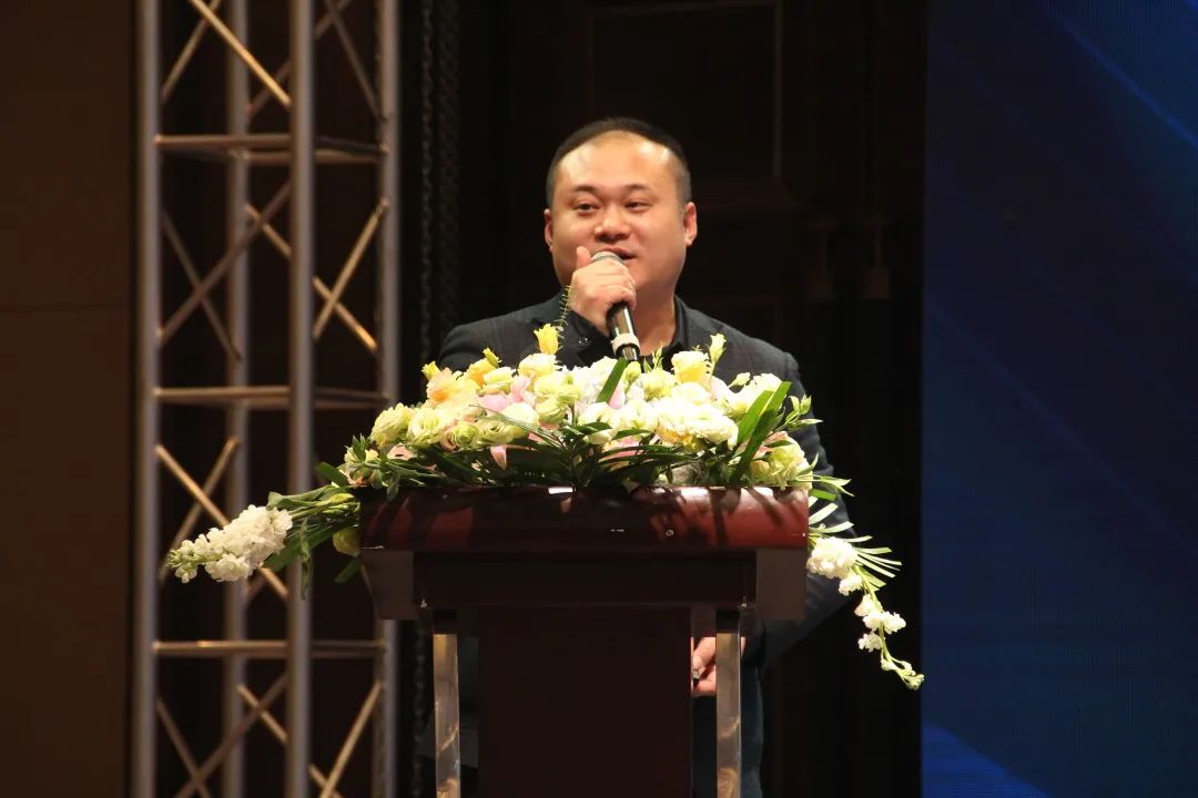 金總.jpg 金總.jpg