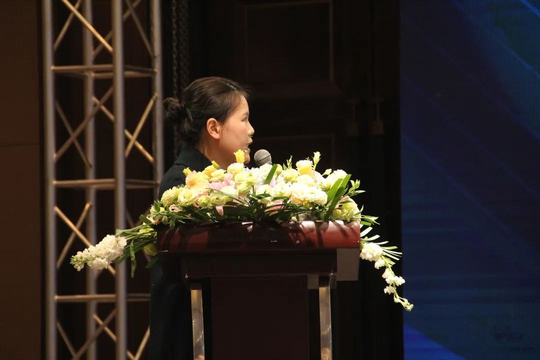 李主任.jpg 李主任.jpg